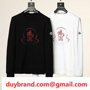 Một bản in logo Moncler Moncle...