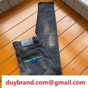Givenchy với cảm giác xu hướng Jeans Jeans xu hướng màu đen