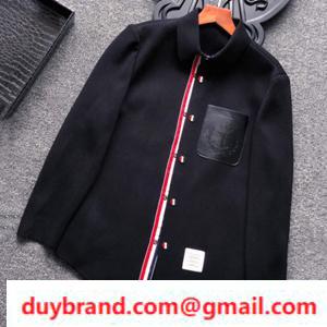 Có thể sử dụng đơn đặt hàng qua thư Cardigan của Thom Brown Brown trong các cảnh khác nhau