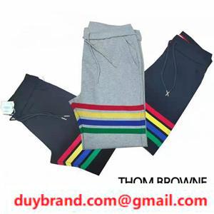 Phổ biến cổ điển nổi tiếng Thom Browne Men's Quần 3 Màu sắc phát triển cảm giác nhẹ nhàng.