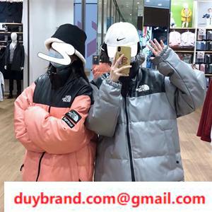 Thenorthface × tối cao đặt hàng thư giá rẻ xuống áo giả 2 màu Nó có kết cấu và cảm giác bóng loáng của da