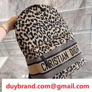 Sự hiện diện của nhân vật chính -Sự hiện diện của Dior Dior Lucck Chức năng và Thiết kế hiện đại Mẫu Leopard Công suất lớn