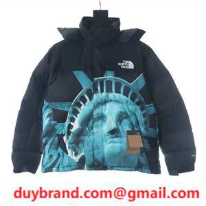 Tuyệt vời! The Realist Sanows Face Down Áo khoác The North Face x Supreme 2 Màu sắc