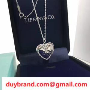 Nó chắc chắn sẽ hữu ích cho cặp Vòng cổ Tiffany & Co Tiffany