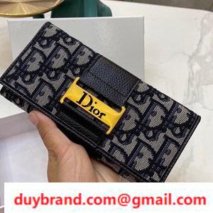 Dior 2022 Mùa thu / Mùa đông Các mặt hàng phổ biến có thời trang ví Dior mới
