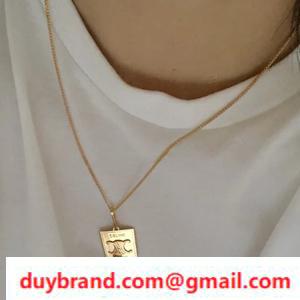 Vòng cổ Celine Celine Gem Trionfu có thể tách rời mà bạn có thể thưởng thức một bầu không khí sang trọng như Celine