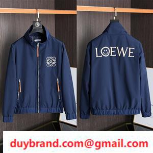 Với các chức năng thoải mái khác nhau, Loeba Jacket Loewe có độ bền cao và độ phổ biến cao 4 màu là tuyệt vời trong thực tế.