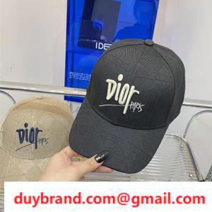 Model mới nhất Model Dior Dior Cap 3 Phát triển màu rất phổ biến với thiết kế rắn được yêu thích bởi các lứa tuổi