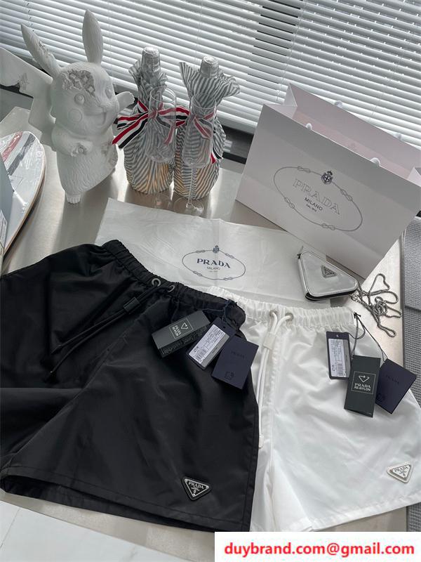 Prada4.jpg