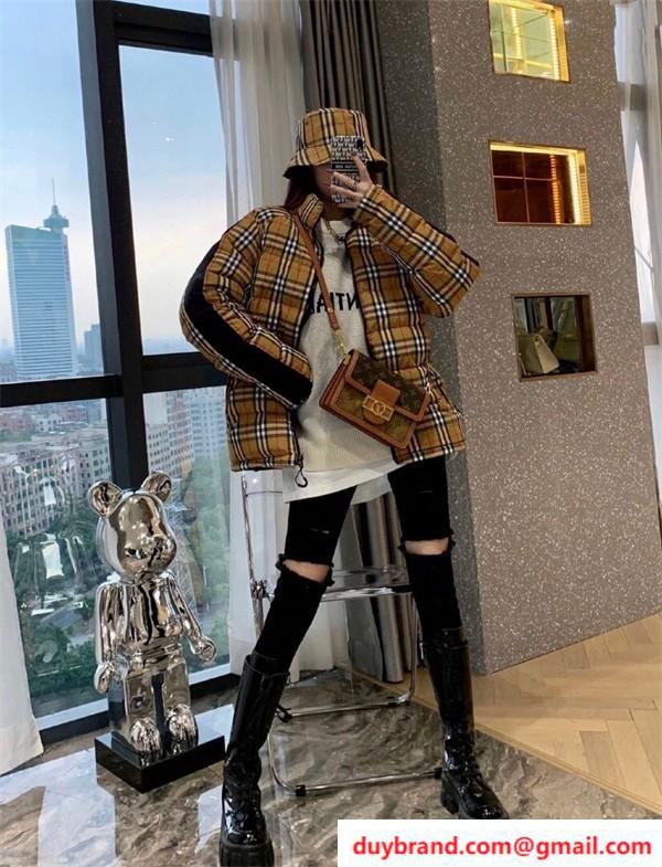 バーバリーコピー ダウンジャケット