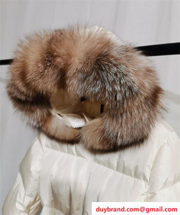 MONCLER 偽物 女性用ダウンジャケット