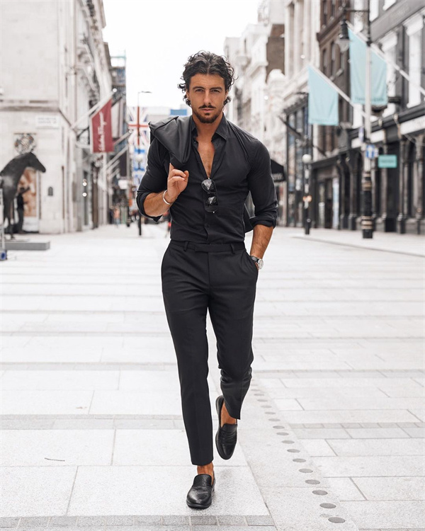 phoi-do-all-black-Instagram-rowanrow-elle-man.jpg