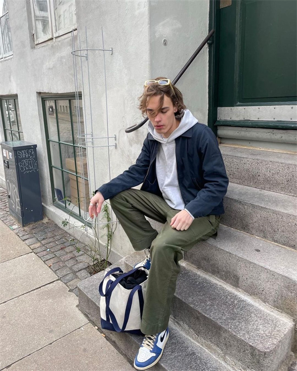 @bastianbergstroom-hoodie-elleman.jpg